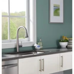 American Standard | Edgewater Pull-Out Spray Kitchen Faucet -Faucet american standard 4932 300 lifestyle image 4
