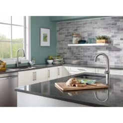 American Standard | Edgewater Pull-Out Spray Bar Faucet -Faucet american standard 4932 410 lifestyle image 13